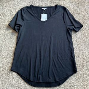 Lularoe solid black iris v neck short short sleeve size medium top blouse